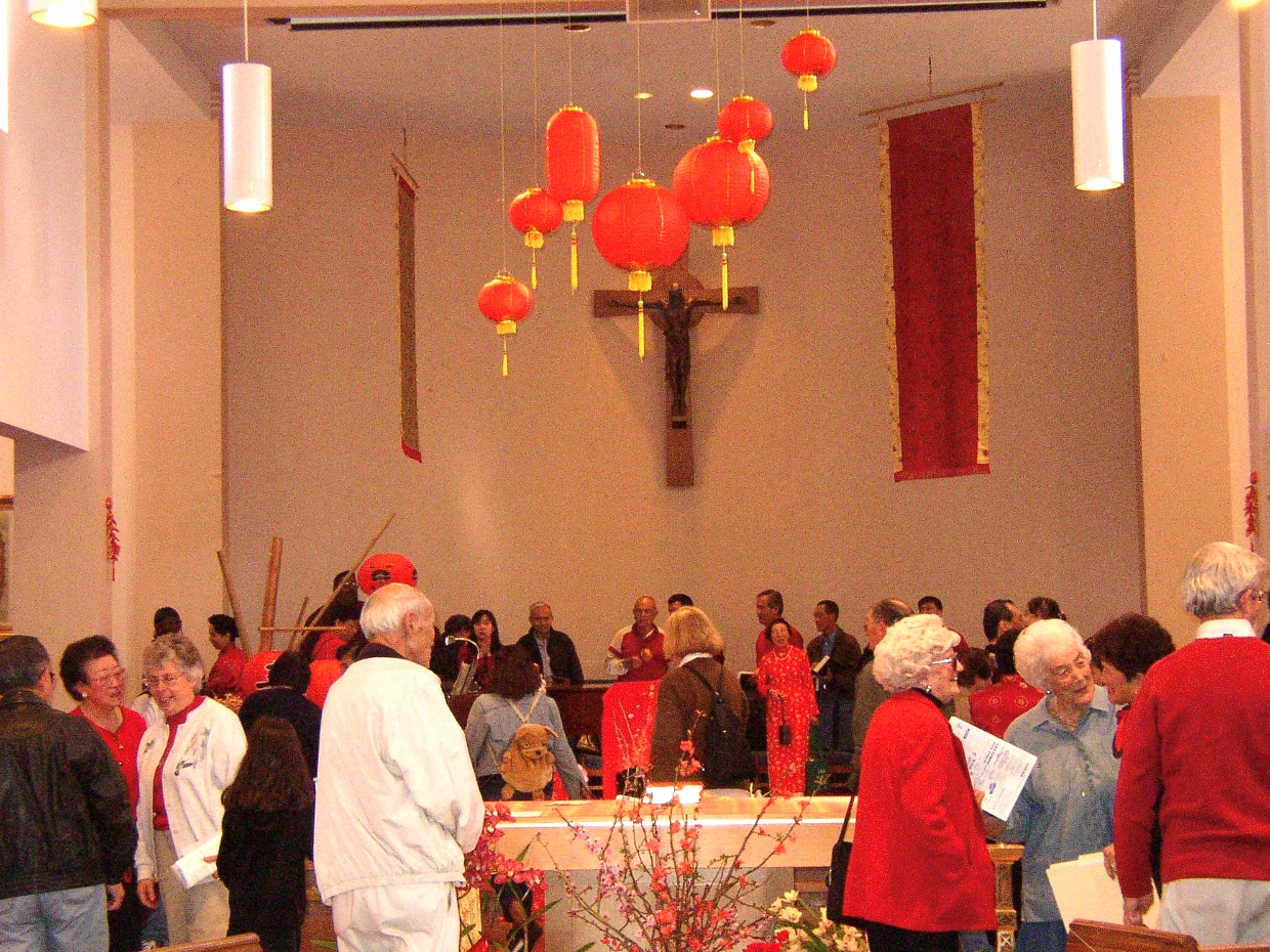 A group of people in a church

AI-generated content may be incorrect.