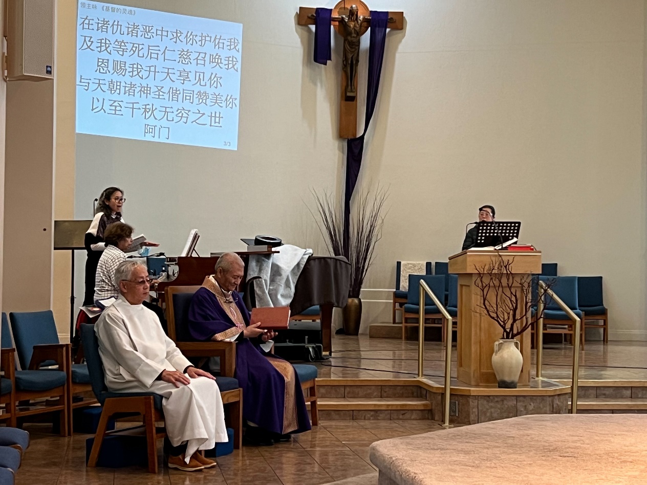 A group of people in a church

AI-generated content may be incorrect.