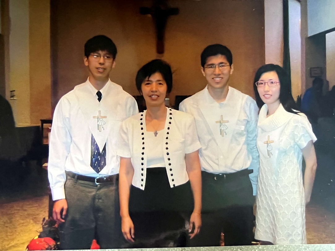 A group of people posing for a photo

AI-generated content may be incorrect.