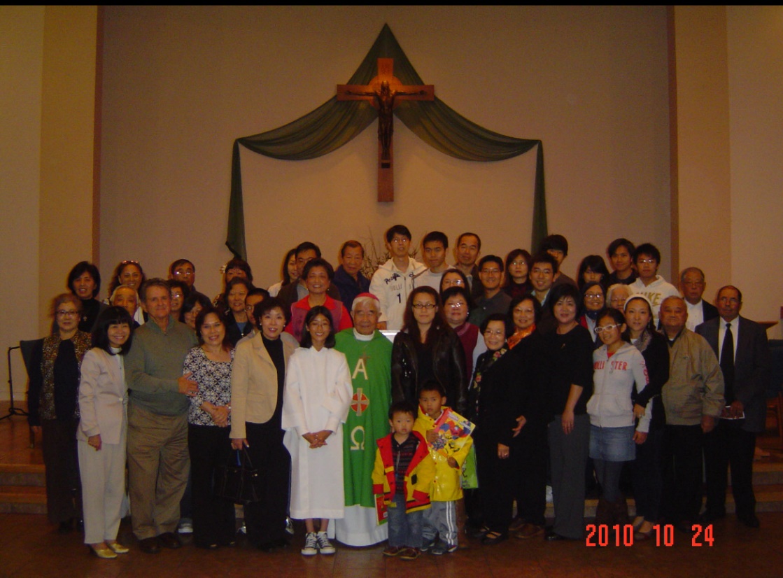 A group of people posing for a photo

AI-generated content may be incorrect.