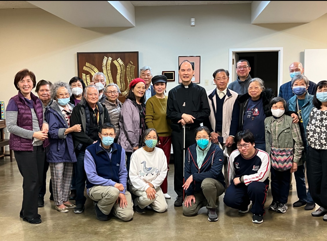 A group of people posing for a photo

AI-generated content may be incorrect.