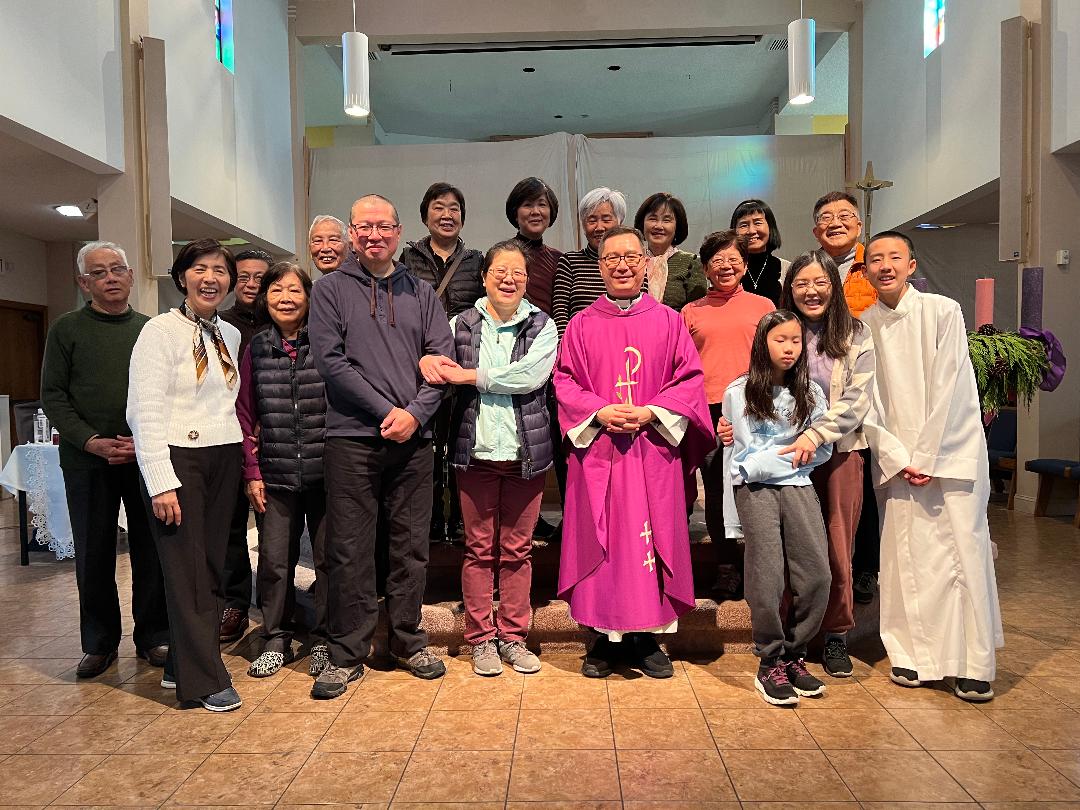 A group of people posing for a photo

AI-generated content may be incorrect.