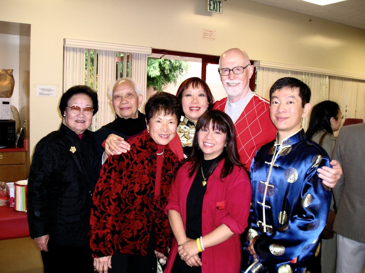 A group of people posing for a photo

AI-generated content may be incorrect.