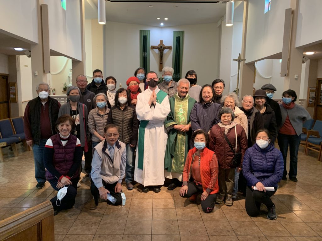 A group of people wearing face masks

AI-generated content may be incorrect.