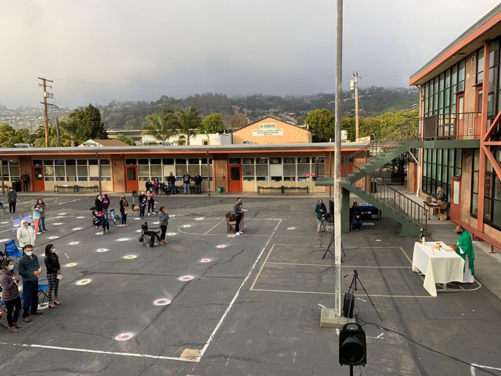 Brazilian outdoor Mass in the school yard